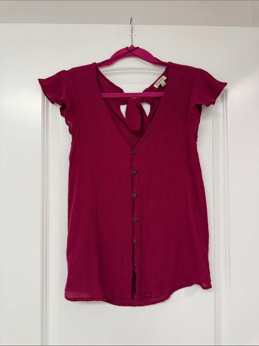 Lily White Raspberry Button-Front Tie-Back V-Neck Top